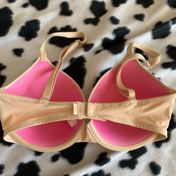 NWOT Victoria’s  Secret beige underwire padded bra - Picture 6 of 6